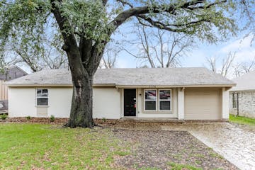 2704 Hardy Pl Arlington, TX 76010